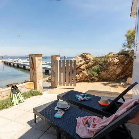 La Roche, Cabanon Cosy Les Pieds Dans L'eau Avec Vue Exceptionnelle Dom wakacyjny