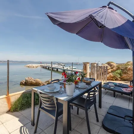 La Roche, Cabanon Cosy Les Pieds Dans L'eau Avec Vue Exceptionnelle Tatil Evi *