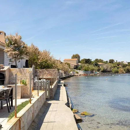 La Roche, Cabanon Cosy Les Pieds Dans L'eau Avec Vue Exceptionnelle Casa vacanze *