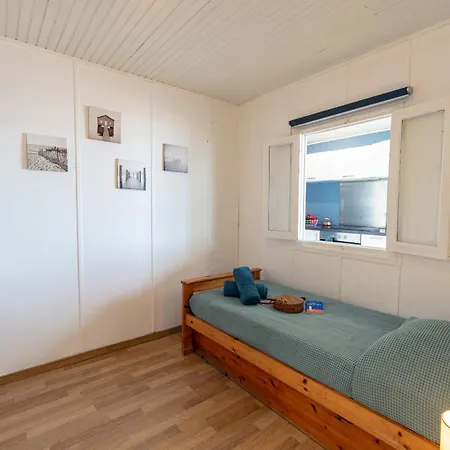 La Roche, Cabanon Cosy Les Pieds Dans L'eau Avec Vue Exceptionnelle Casa vacanze *
