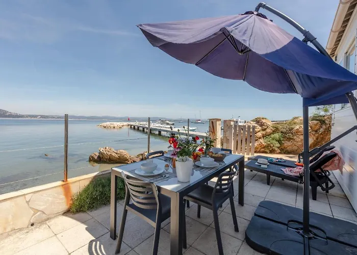 La Roche, Cabanon Cosy Les Pieds Dans L'eau Avec Vue Exceptionnelle Casa vacanze *