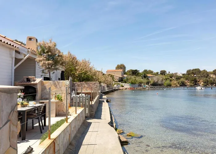 La Roche, Cabanon Cosy Les Pieds Dans L'eau Avec Vue Exceptionnelle Casa vacanze *