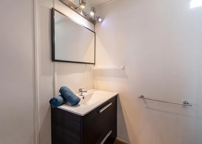 La Roche, Cabanon Cosy Les Pieds Dans L'eau Avec Vue Exceptionnelle *