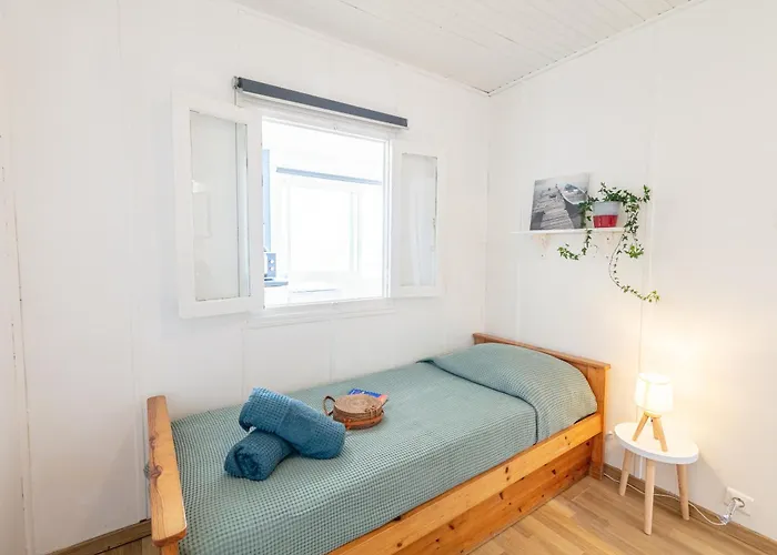 La Roche, Cabanon Cosy Les Pieds Dans L'eau Avec Vue Exceptionnelle *